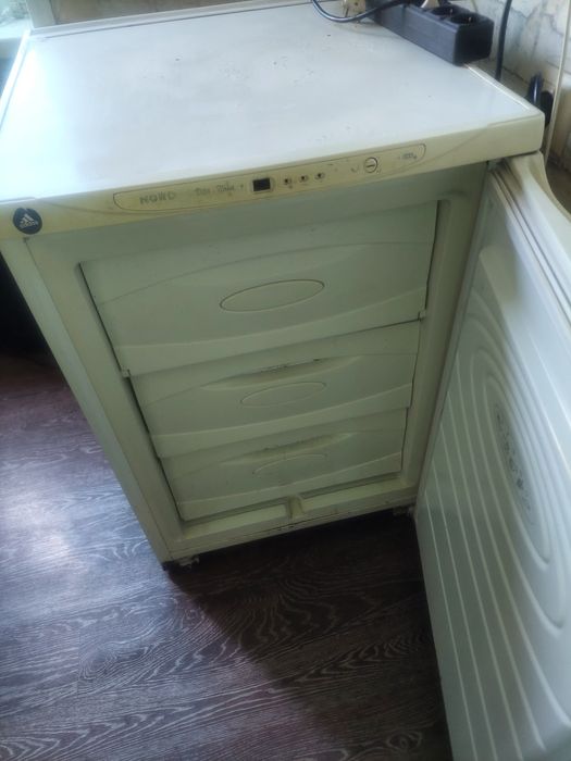 Продаём морозильную камеру.