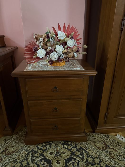 Mobila din lemn masiv