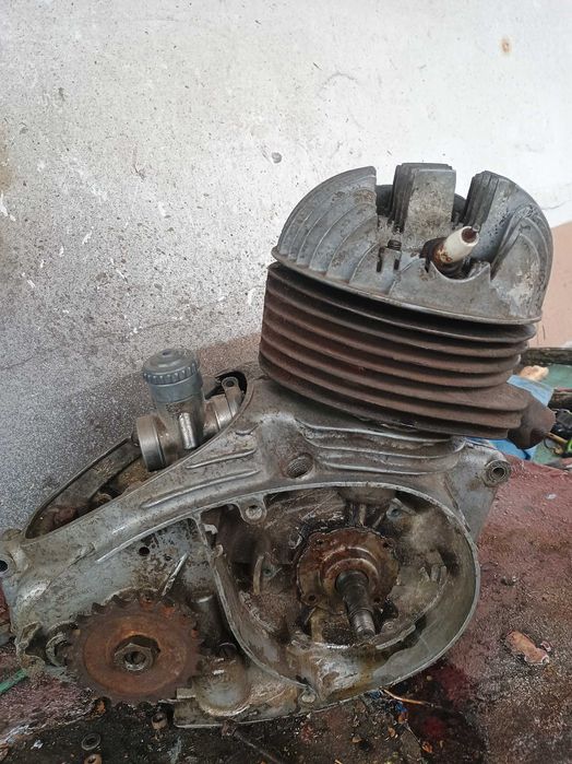 CZ ЧЗ  150 СС Двигател