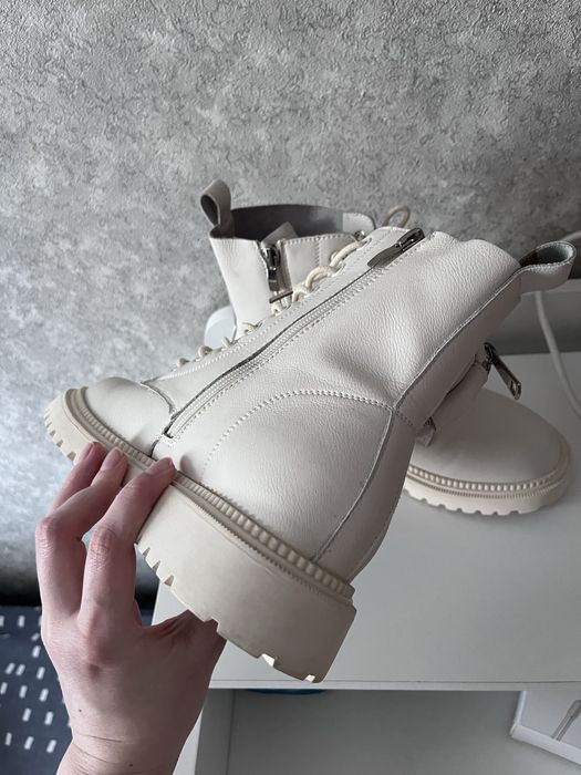 Продам ботинки 40 размер