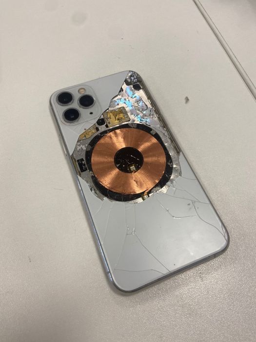 Самсунг с10 и айфон 11 про