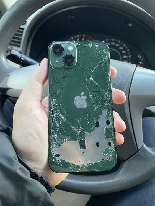 Продам iphone 13 128 gb