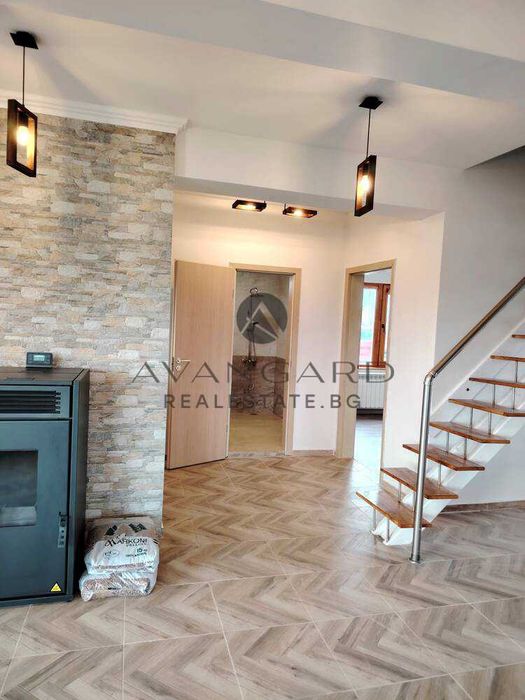 оф.25077 Самостоятелна къща в с. Скутаре