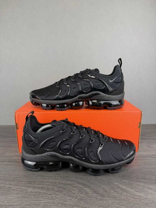 НОВИ! / Nike / Air Vapormax / Plus Black
