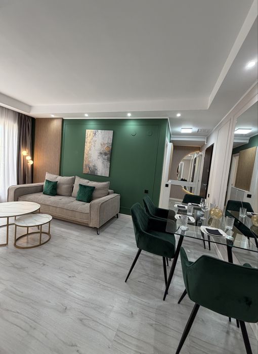 Apartament 3 camere 70mp utili Cosmopolis zona nord- parcare inclusa — fotografia 1