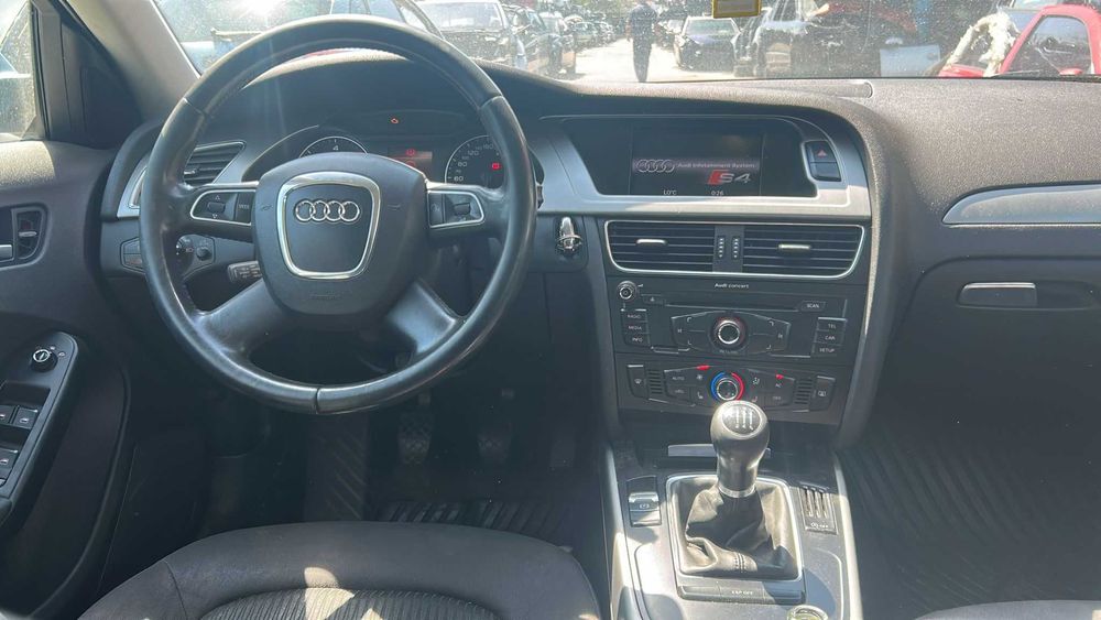 Dezmembrez Audi A4 B8 2.0 cod motor cag