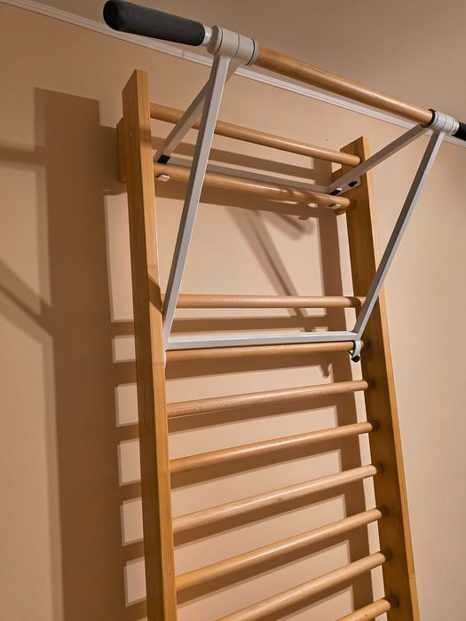 Spalier gimnastica + Bara tractiuni (ca nou)