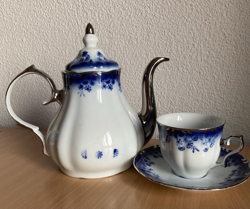 Serviciu cafea  Apulum, portelan cobalt cu argintiu, 18 persoane, nou