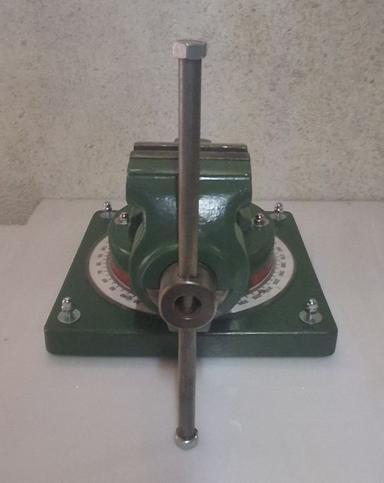 Menghină  englezească