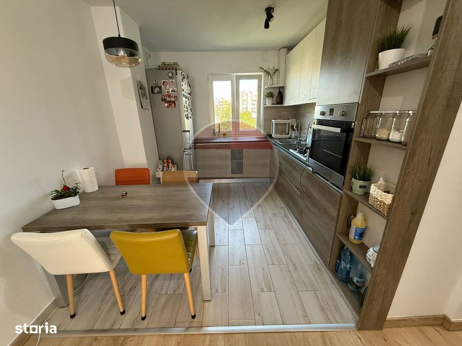 De închiriat: Apartament 4 camere DECOMANDATE