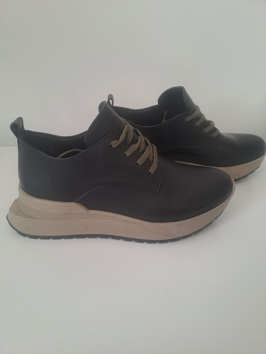 Обувки изцяло естествена кожа с масивна подметка