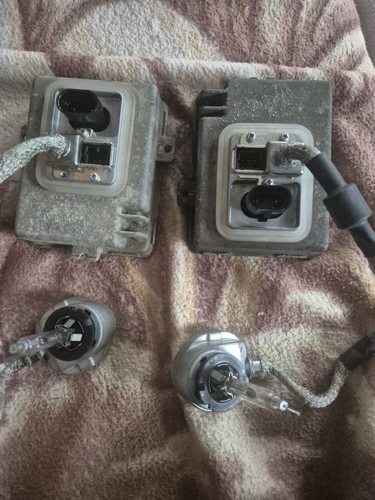 Vand două brasere cu tot cu becuri