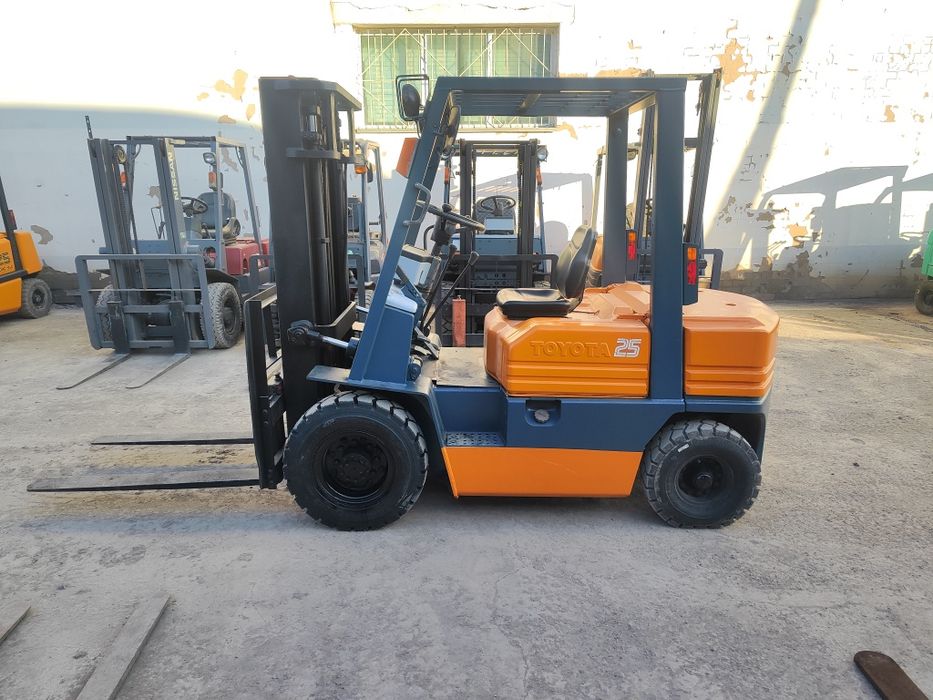 Продам вилочный погрузчик. Кара