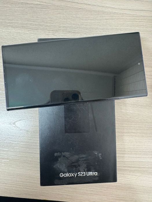 Продам Samsung s23 ultra 256gb