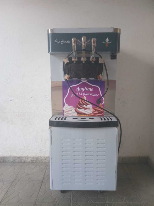 Vand masini NOI de inghetata , 8 modele in stoc