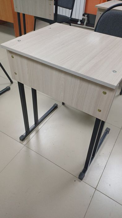 Продам одноместный парты без стуля, парты для учителя