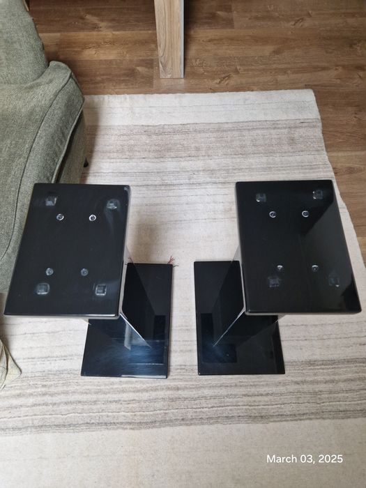 Продавам стойки за букшелф колони