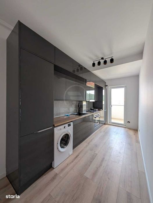 Apartament 3 camere semidecomandat zona Eroilor