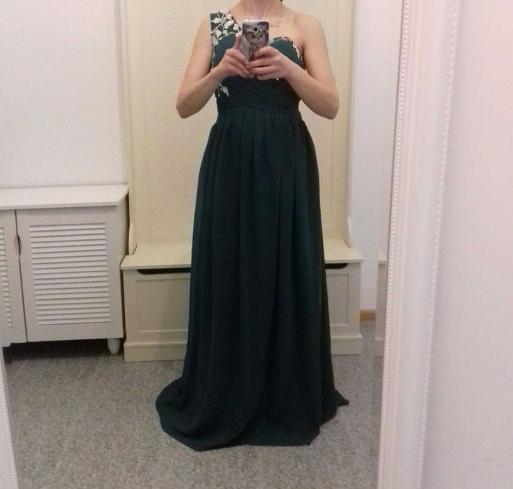 Прекрасна абитурентска  бална рокля