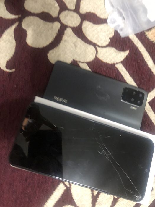 продам два телефона