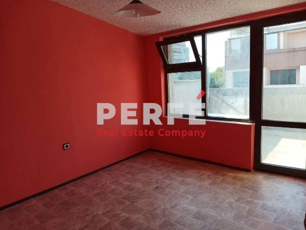 Продава се Тристаен апартамент в Бургас, Възраждане - 80 кв.м за 1813 €/кв.м - Снимка #1