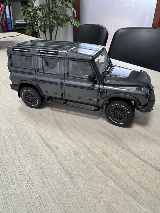 Колекционерски колички INEOS GRENADIER Donny 1:18