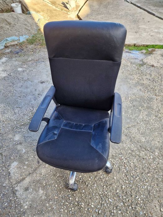 Scaun de birou negru