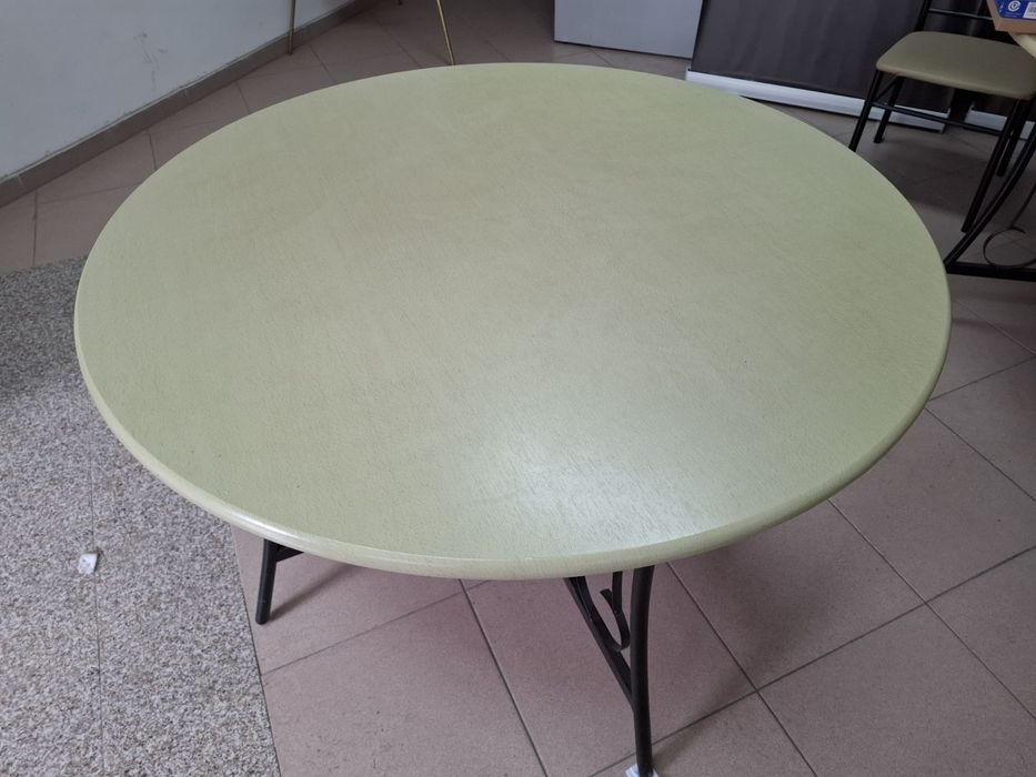 Стабилна кръгла маса