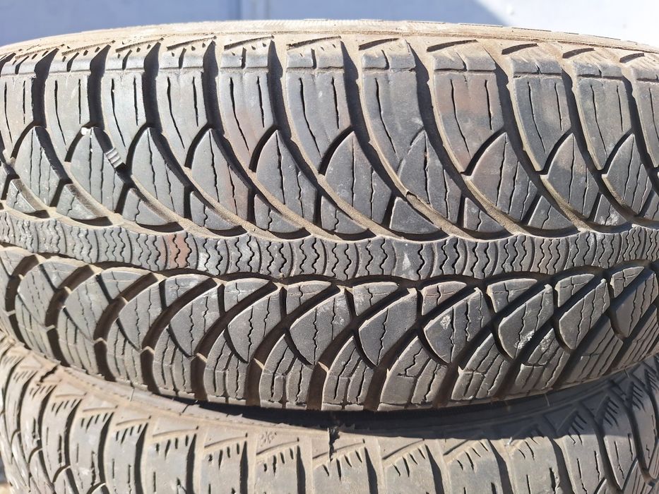 Vând 3 anvelope de iarnă cu jante