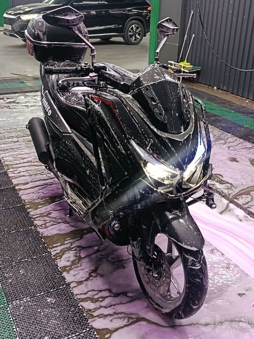 Skuter N max 700$