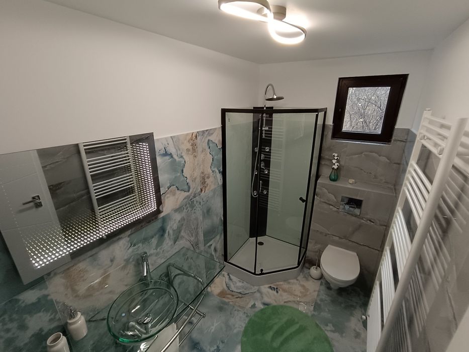 Amenajări interioare și exterioare