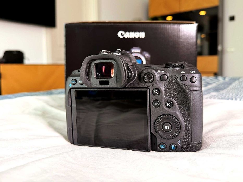 Vand aparat foto mirrorless Canon EOS R5, aproape nou (350 cadre), Garantie 2 ani!