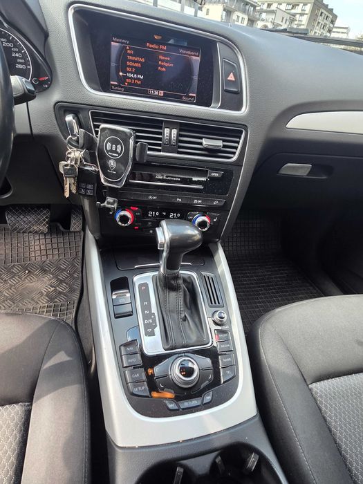 Vand Audi Q5 2.0, cutie automata, stare excelenta