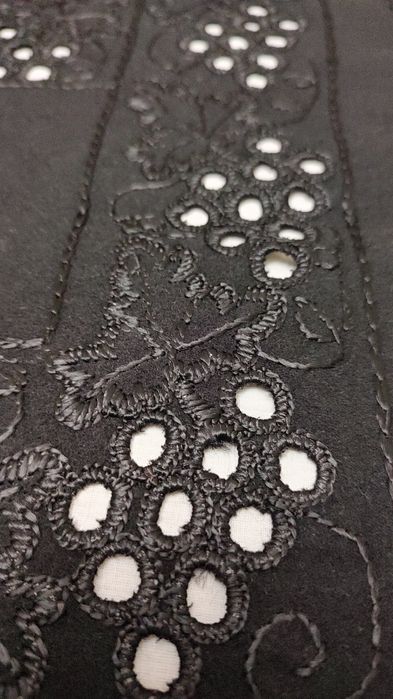 Catrințe brodate manual, zona Sibiu și Făgăraș