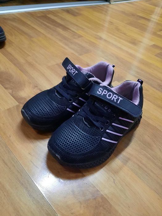 Продам кроссовки