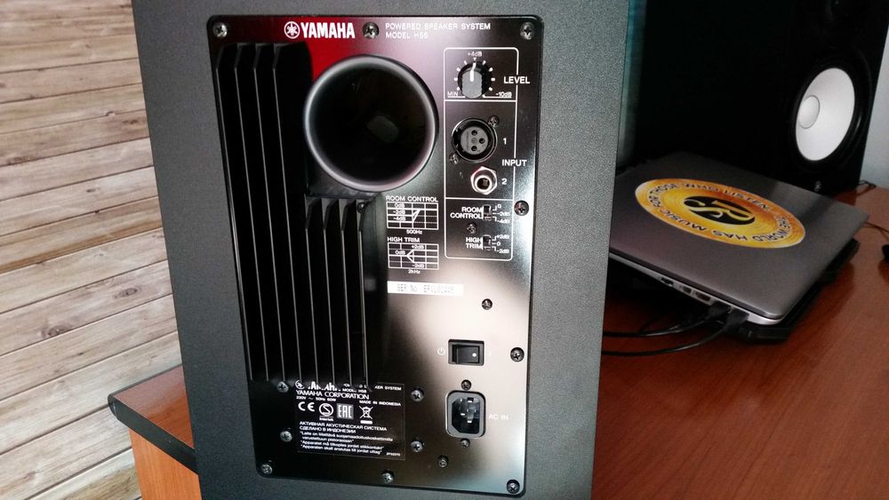 Monitoare studio Yamaha HS 8 (2buc.)