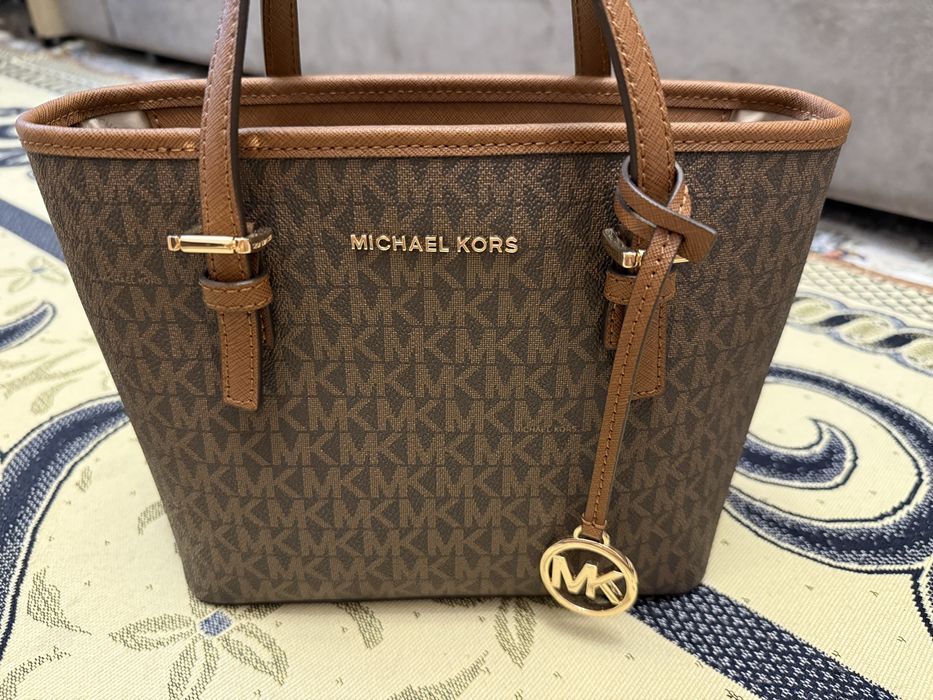 Продается оригинальная сумочка Michael Kors