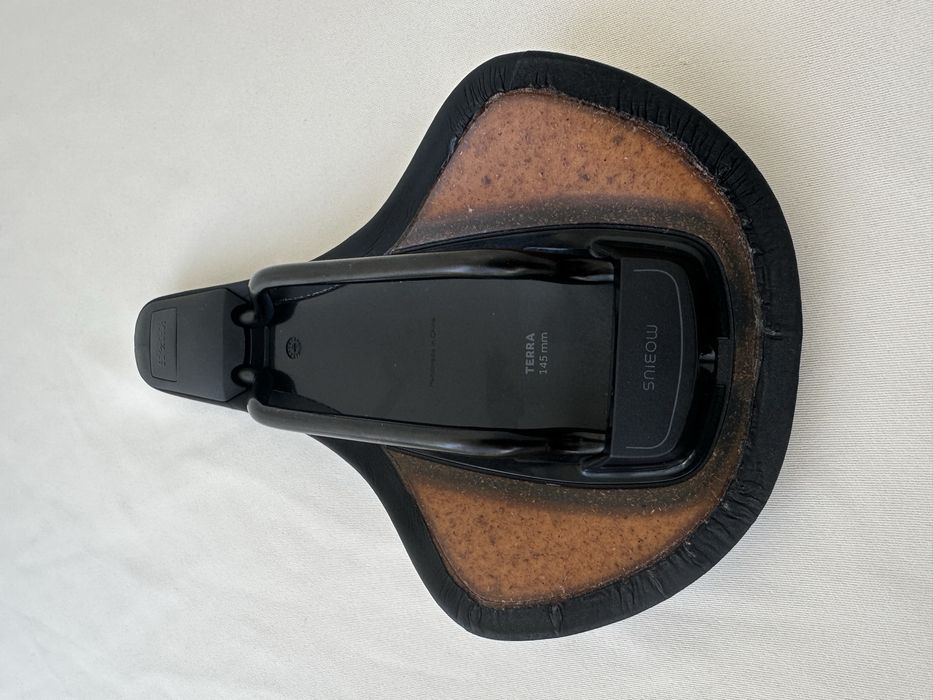 Fizik Terra Alpaca X5 -велосипедно седло