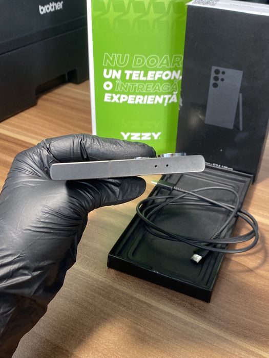 Samsung Galaxy s24 ultra • 256 GB • Titanium Black