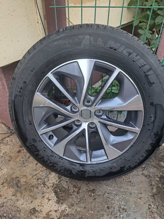 janta Toyota RAW 4 R17 plus anvelopa