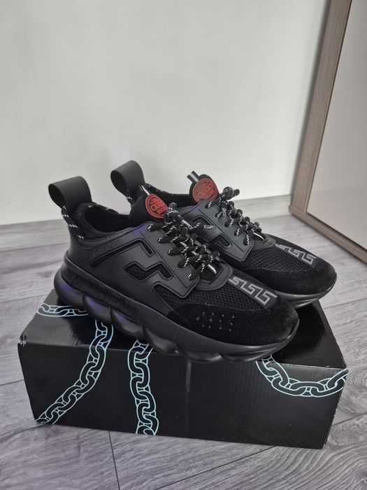 Versace chain reaction