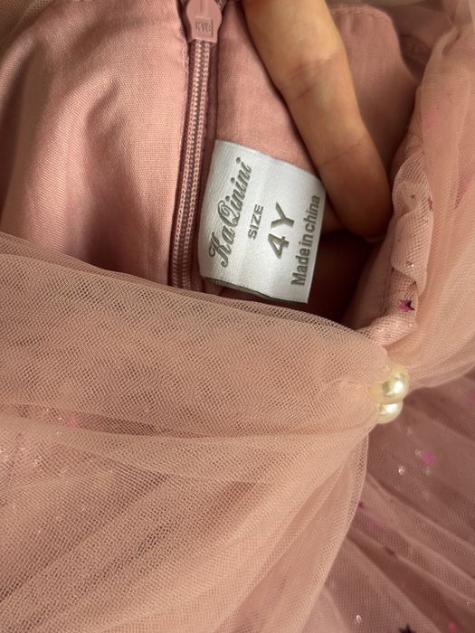 Rochie fetite roz cu tulle si perle
