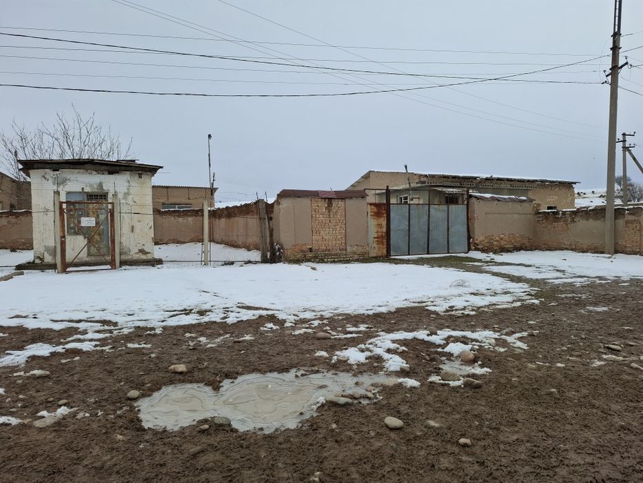 Чирчик! Про-ся 10-га Бывший кирпичный завод не жилой земельный участок