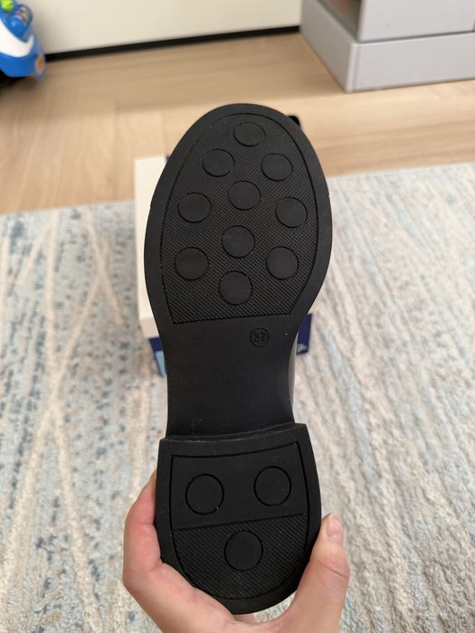 Новые женские ботинки