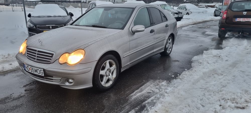 Mercedes C 180 Benzina și Gaz