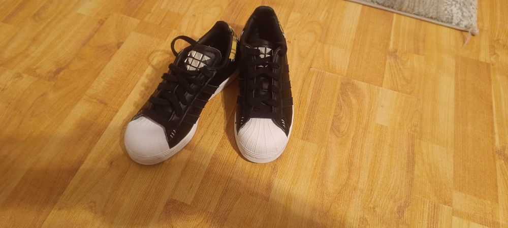 Adidași superstar originali...