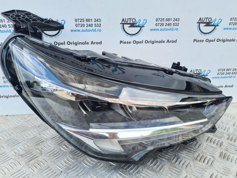 Far dreapta full LED MATRIX Opel Corsa F