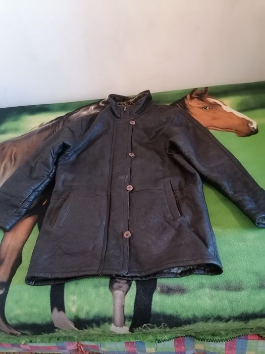 Haină de piele (mărimea 40)
