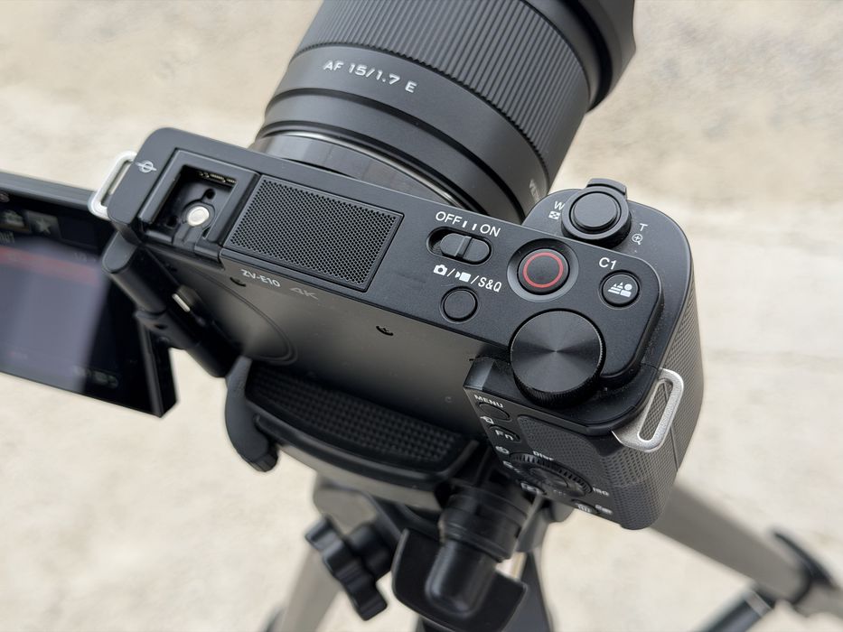 Sony ZV-E10 vlog / video kamera set sotiladi (ideal holat)