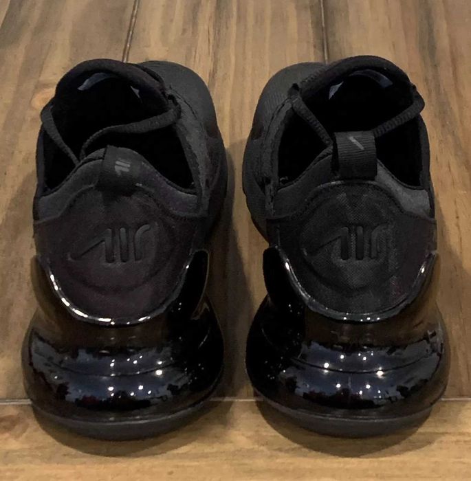 Маратонки Nike Air Max 270 Triple Black